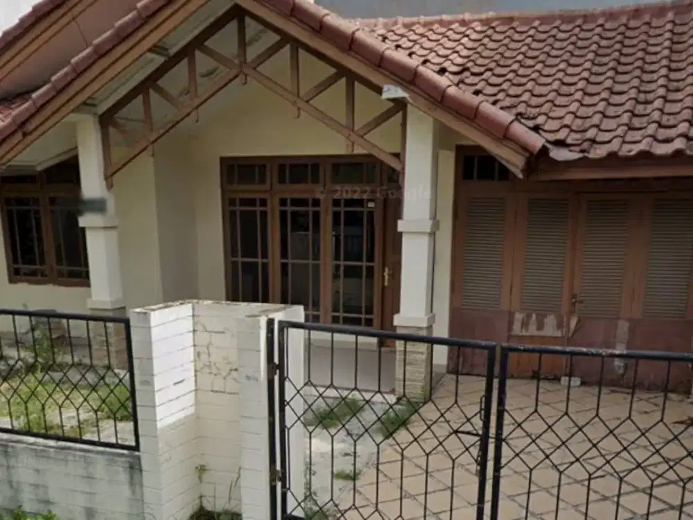 Dijual/Disewakan rumah perlu renovasi dikit di pinggir jalan Harapan Indah 1
