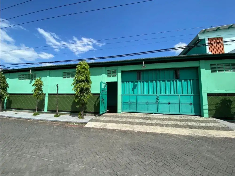 Gudang Siap Pakai di Lebaksari Kenjeran, Surabaya Timur.