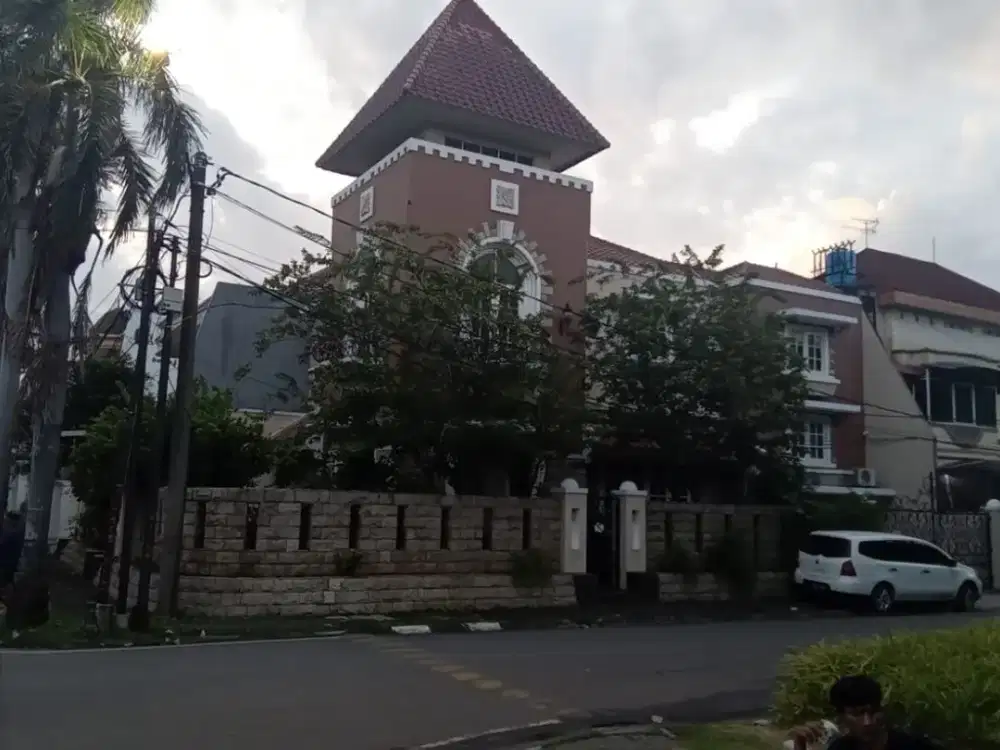Dijual/Disewakan Rumah Mewah Hoek Full Furnish Citra 3 Ext