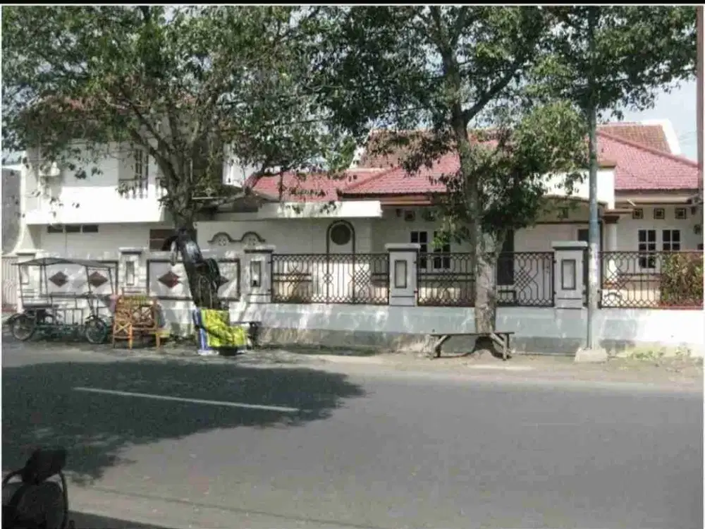 Dijual/Disewakan Rumah 2lt dekat kampus jember