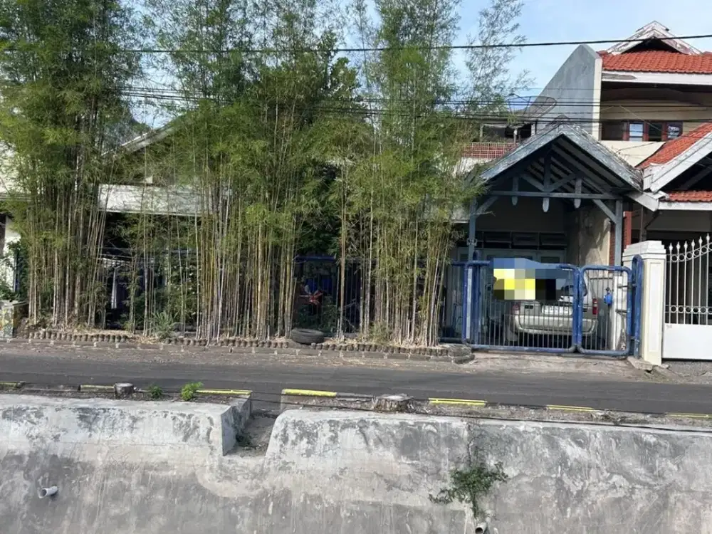 Dijual rumah  1,5 lt Nirwana Eksekutif blok EE lokasi strategis, Surabaya Timur