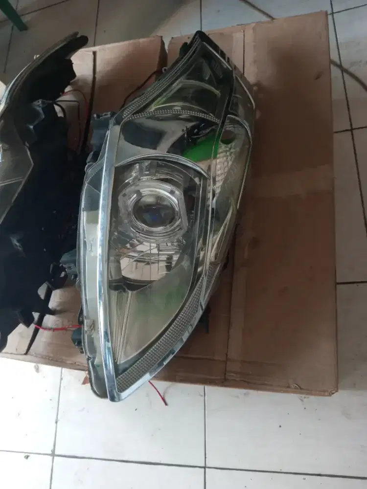 Di jual lampu depan R3 bekas masih bagus (kanan kiri)