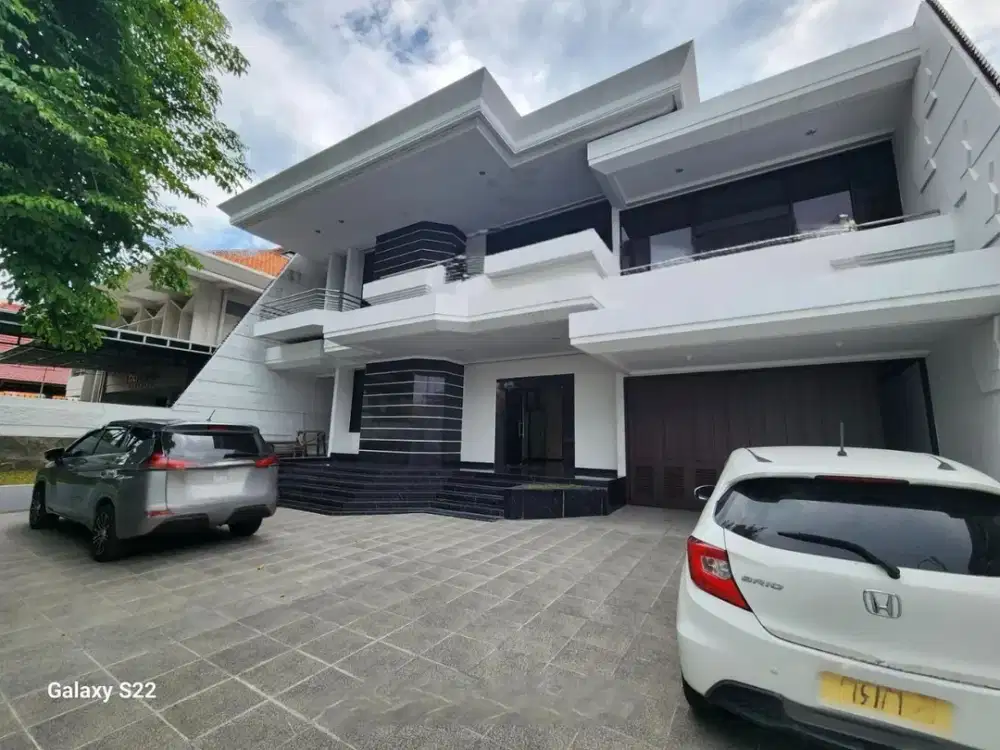 RUMAH MEWAH KOMERSIAL DI RAYA ARGOPURO DEKAT ARJUNA DAN TUNJUNGAN