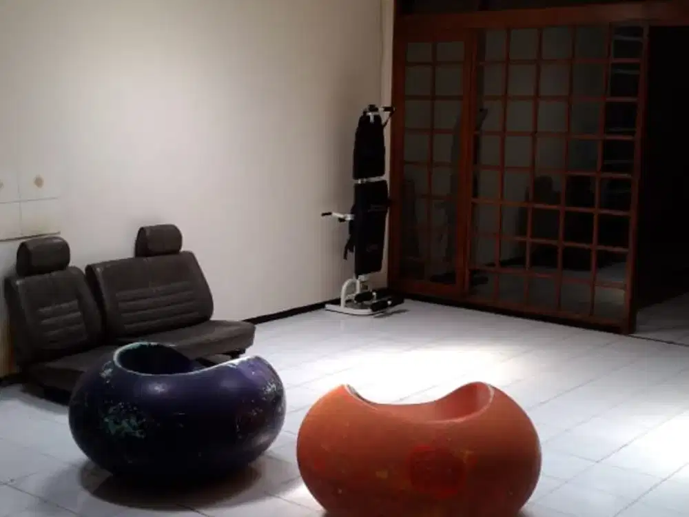 DIJUAL ATAU DISEWA RUMAH DI KEMBAR MOHTOHA  SEMI FURNISH DEKAT TOL, PASAR TRADISIONAL