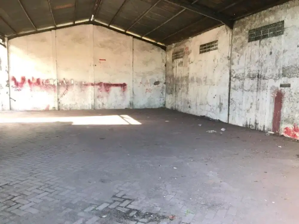 Dijual / Disewakan Gudang STRATEGIS di Area Industri, Raya Sukomanunggal, Nol Jalan Raya