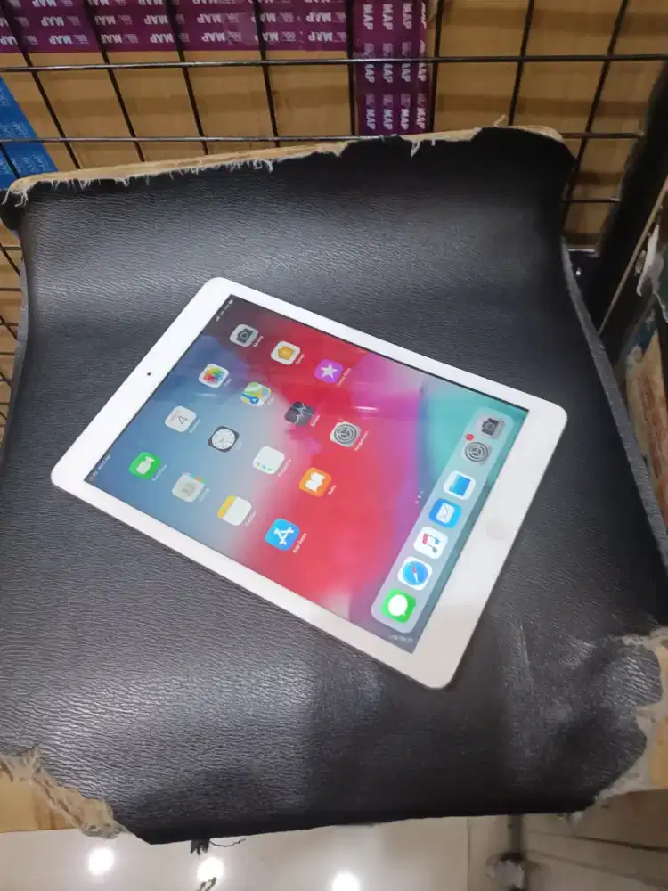 Ipad air 1 internal 32 wifi cell mlus normal semua unit charger