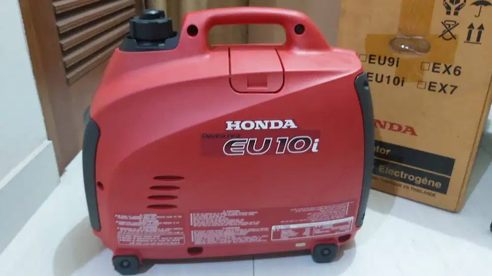 Genset Merek Honda Silent EU 10 i ( 1000 Watt )