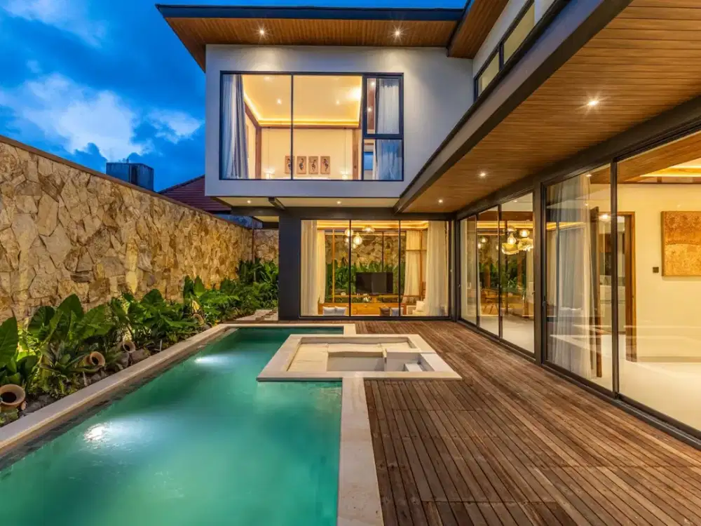FOR LEASEHOLD & MONTHLY RENTAL Designer Luxury Tropical Villa at Seminyak