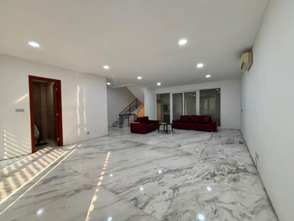 Disewakan Dan Dijual Town House Springhill 4 lantai Unfurnish
