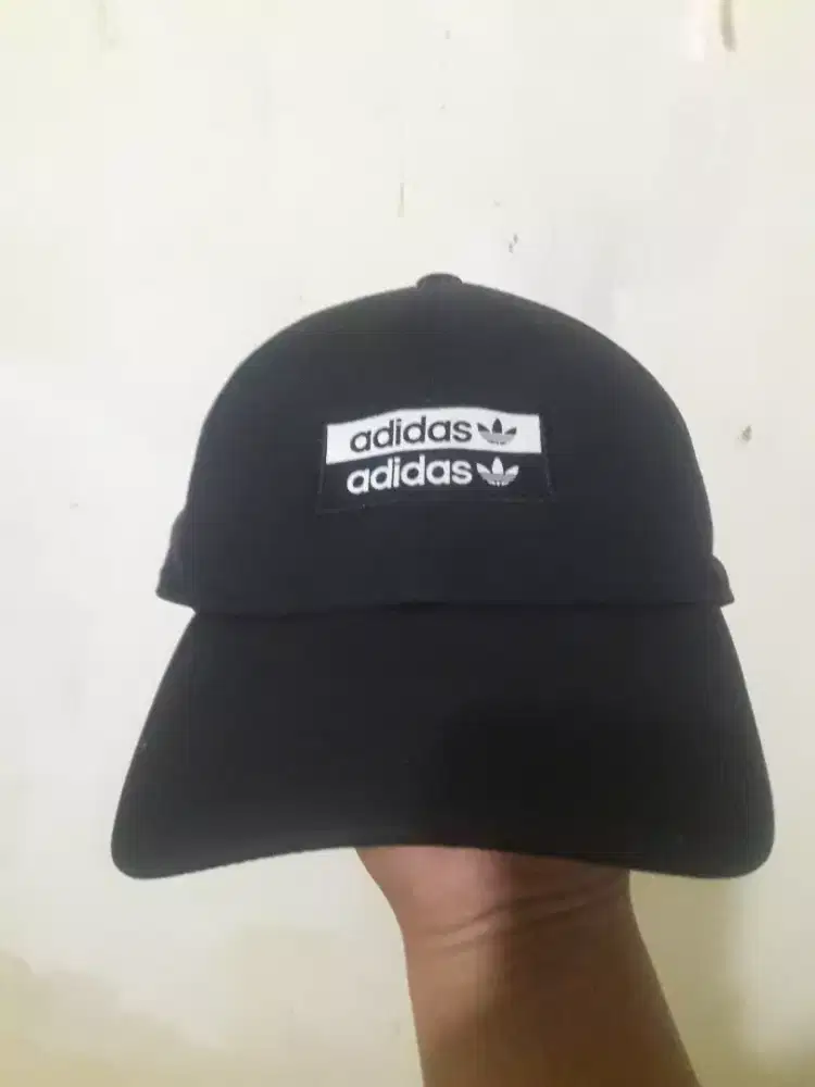 topi adidas ori