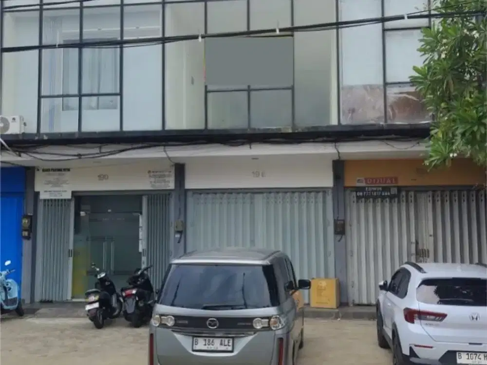 DIJUAL / DISEWAKAN RUKO DI RAYA KEMBANGAN JAKARTA BARAT Dekat Puri Indah  3 lantai Ukuran 4 x 16