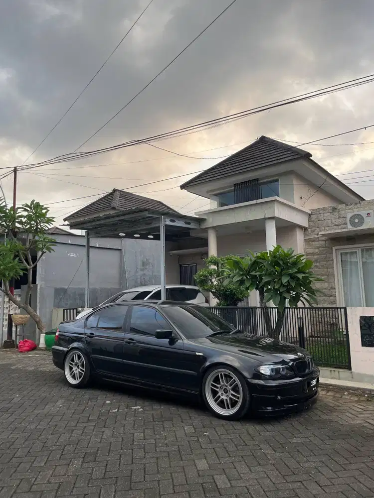 BMW E46 2002 N42 318i Hitam (Nego) Sangat Terawat Matic