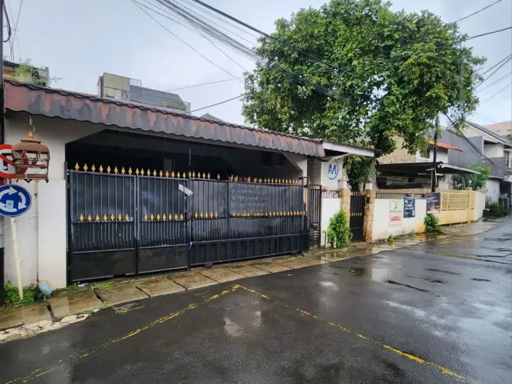 Dijual RUMAH DI KEBAYORAN BARU JAKSEL STRATEGIS