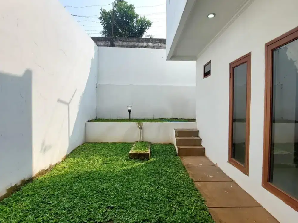 Rumah Di Cilandak Timur Uk 200 Sqm