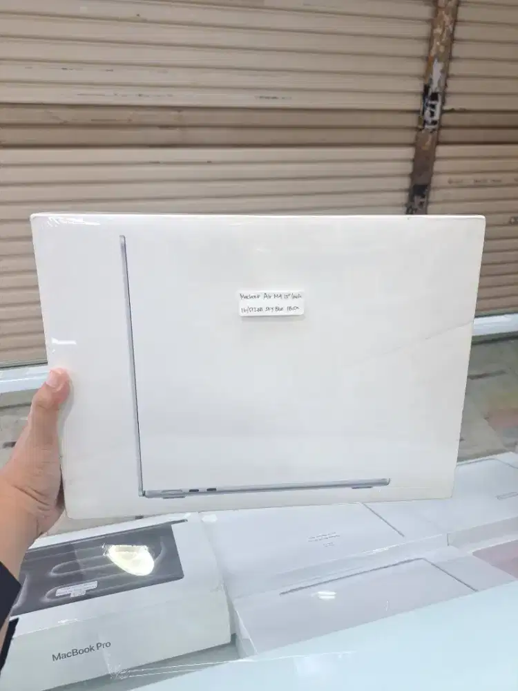 Macbook Air M4 16/512GB SSD Sky Blue 13 Inch BNIB Garansi IBOX