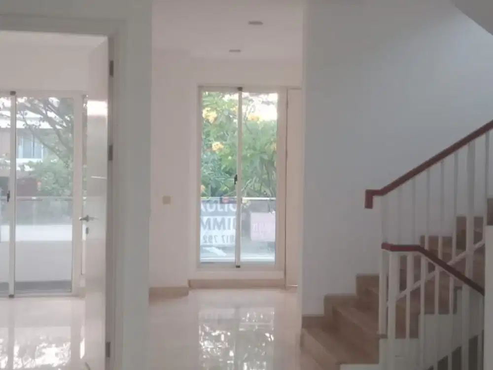 Dijual/Disewa Rumah 3 Lantai Di Golf Residence Kemayoran