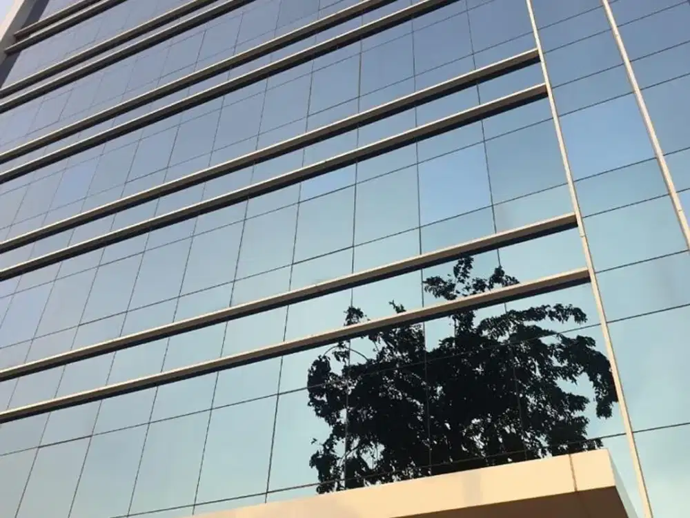 Dijual atau Disewakan GEDUNG KANTOR Brand New di daerah MAMPANG PRAPATAN Jakarta Selatan