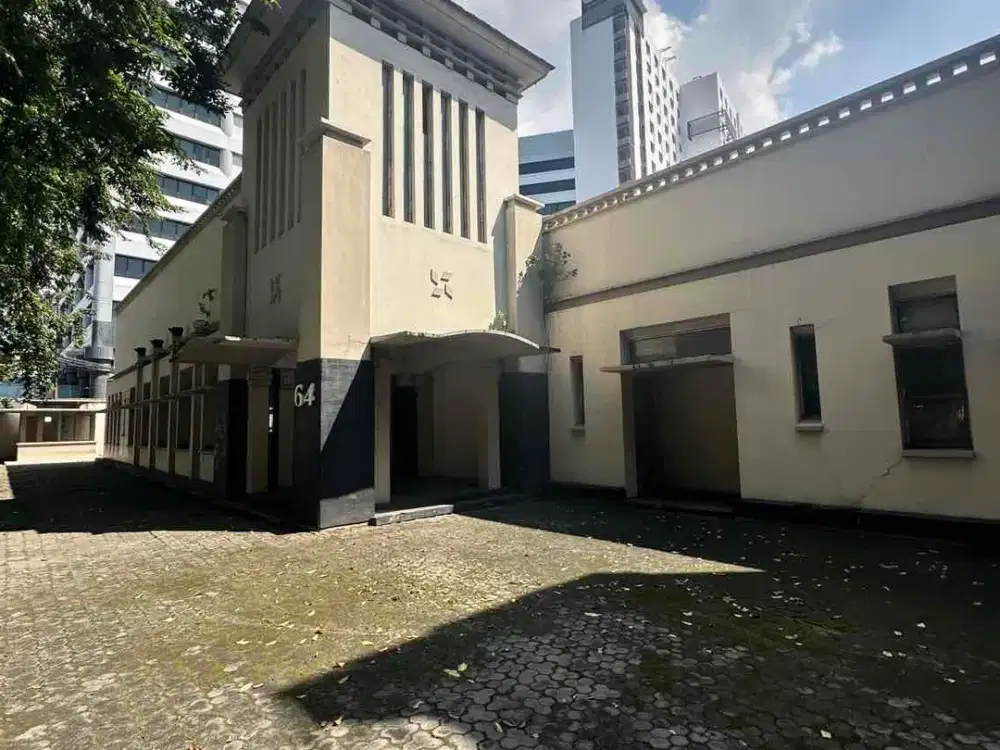 Dijual dan Disewakan Bangunan Konsep Belanda Jalan Panglima Sudirman Surabaya Pusat