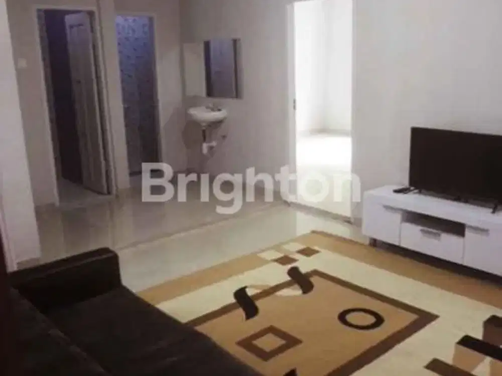 RUMAH CANTIK DUA LANTAI DI PERUMAHAN REGENCY