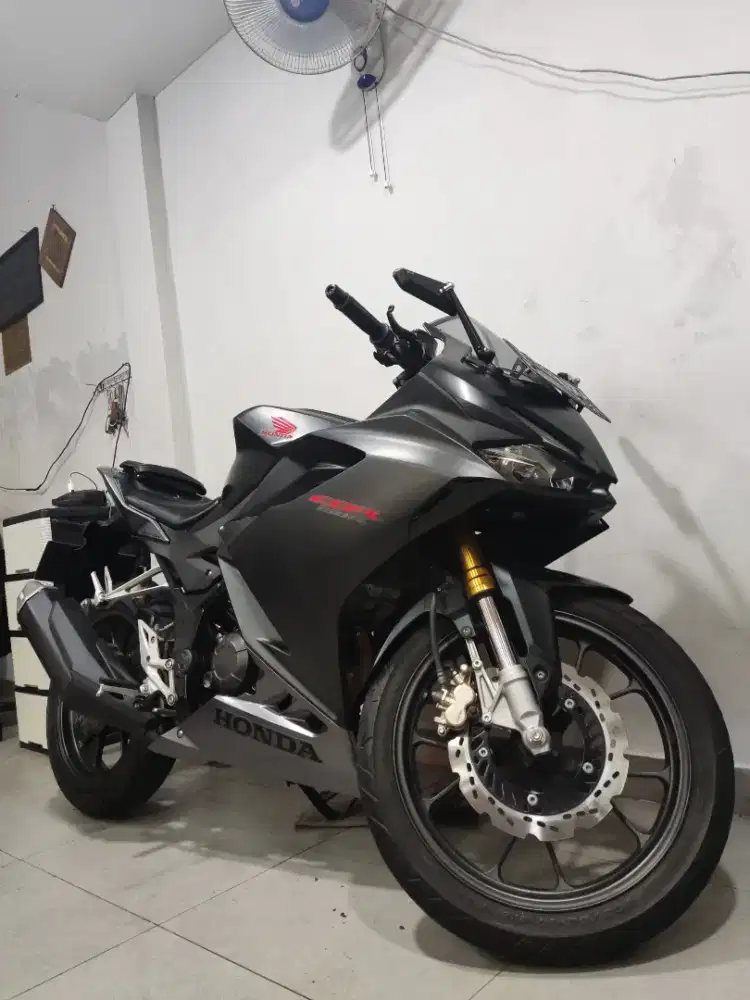 CBR 150 R New Model 2021 / 2022 Full Orisinil Istimewa Low Km 18k ABBA