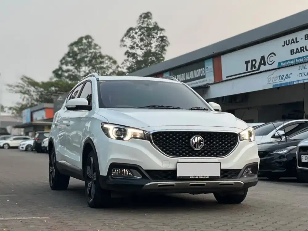 MG ZS LUX 1.5 AT PUTIH 2020 PANORAMIC