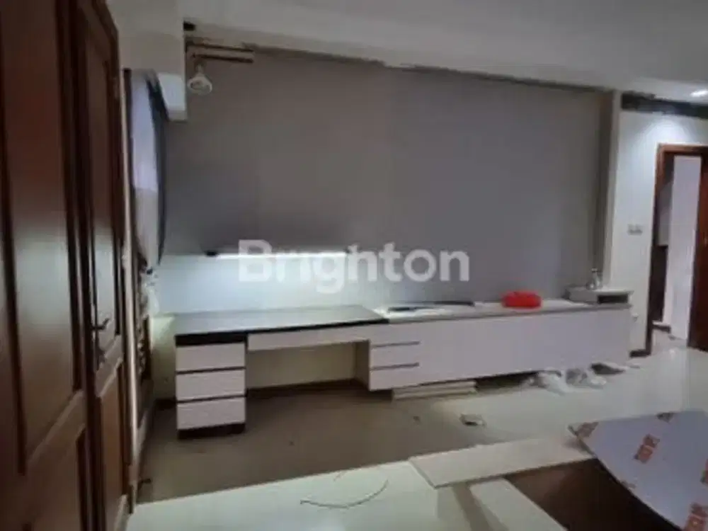 DIJUAL/SEWAKAN RUMAH FULL FURNISH PRIVATE POOL DEKAT MALL DI PERUMAHAN PUPUK