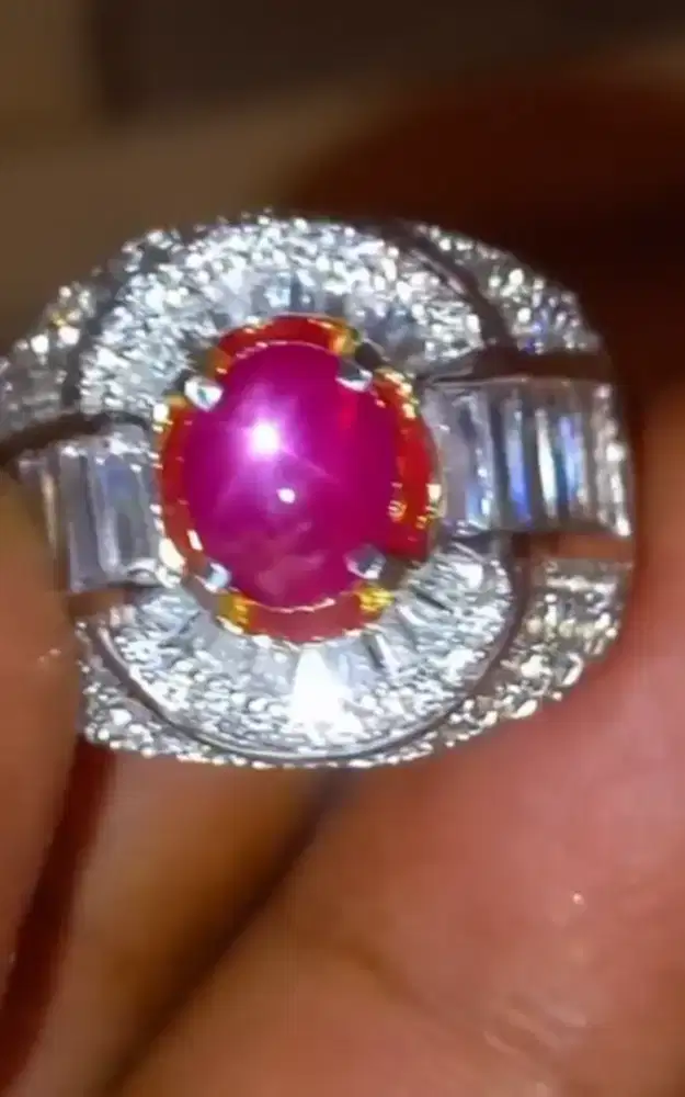 Rubby star Burma NH bodi Cristal 2,45ct