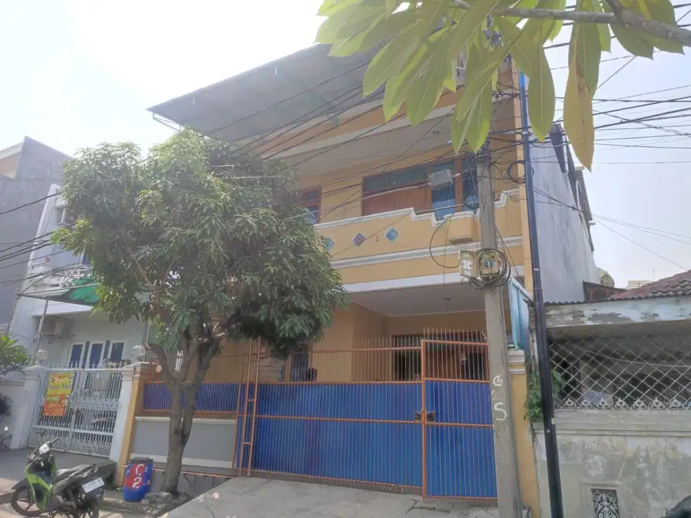Rumah 2 Lantai di Muara Karang. Luas 8x15m
