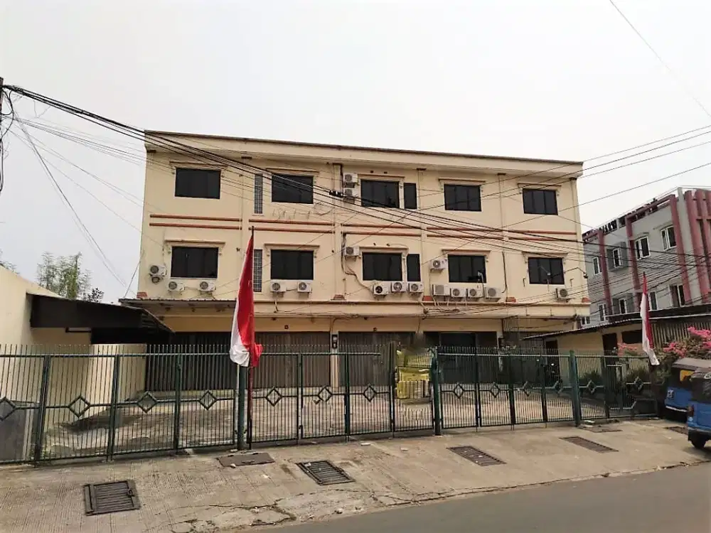 Dijual/ Disewakan 5 unit Ruko Gandeng di Tomang Utara, 3 lantai, area Perumahan, Parkir Luas.
