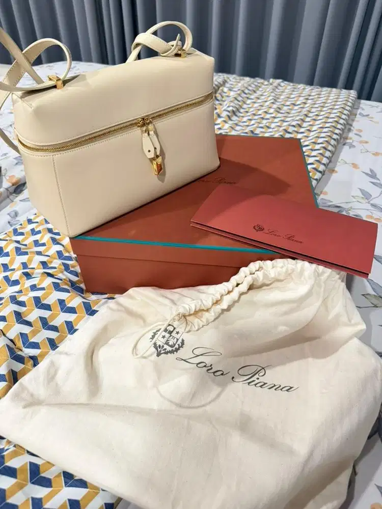 Loro Piana Extra Bag L27 20c2 Smooth Calfskin 2024