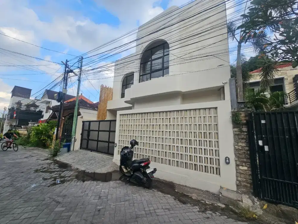 Villa Style Modern Harga Terjangkau Area Kerobokan