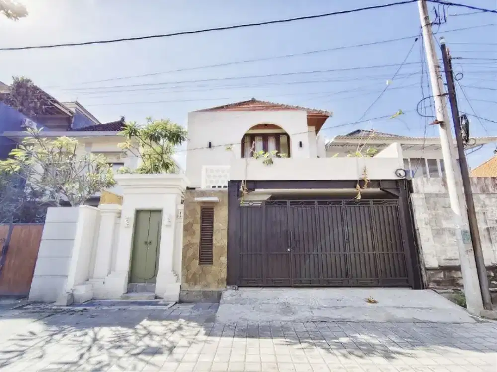 JUAL SEWA VILLA MODERN TROPIS DI PENGIASAN SANUR DENPASAR