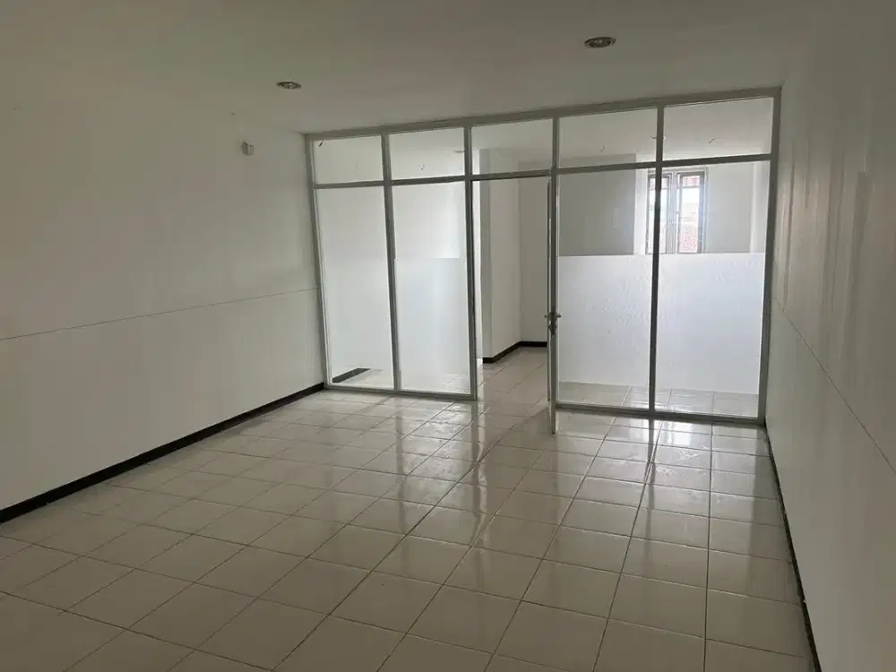 ruko 3 lantai strategis di jalan karapitan bandung
