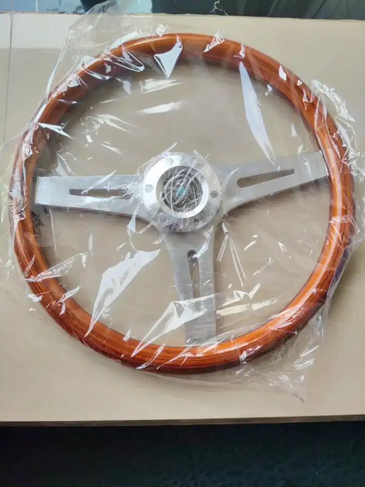 Stir mobil Nardi kayu