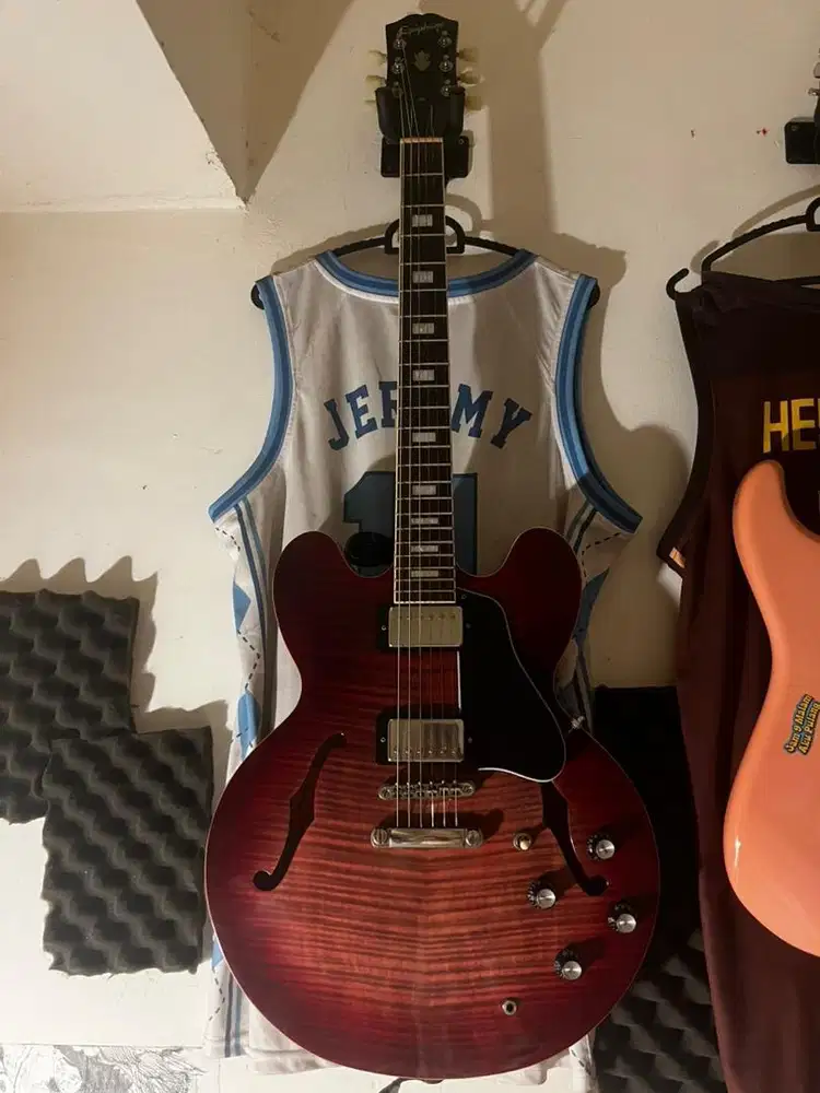 Epiphone es335 figured in purple burst inspired by gibson