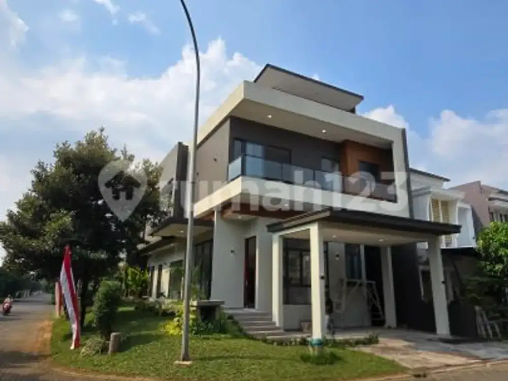 Rumah Mewah Kualitas Premium Ada Rooftop Lokasi Kawasan Baru di BSD Green Wich