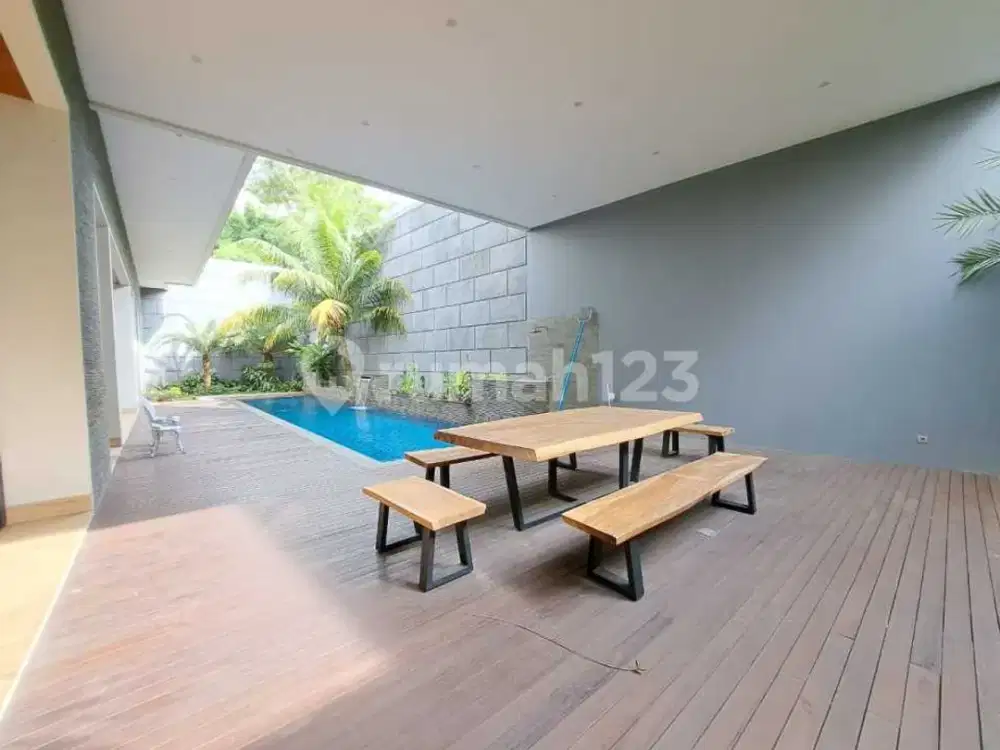 Rumah Super Mewah baru Ada Kolam Renang di Bsd City