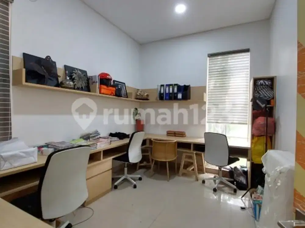 Rumah Shm Hoek Cantik Lokasi Asri Tenang Row Jalan Luas di BSD