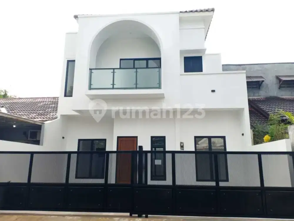 Rumah Baru BSD SHM Taman Depan Belakang Lokasi Bagus Akses Mudah di Kencana Loka