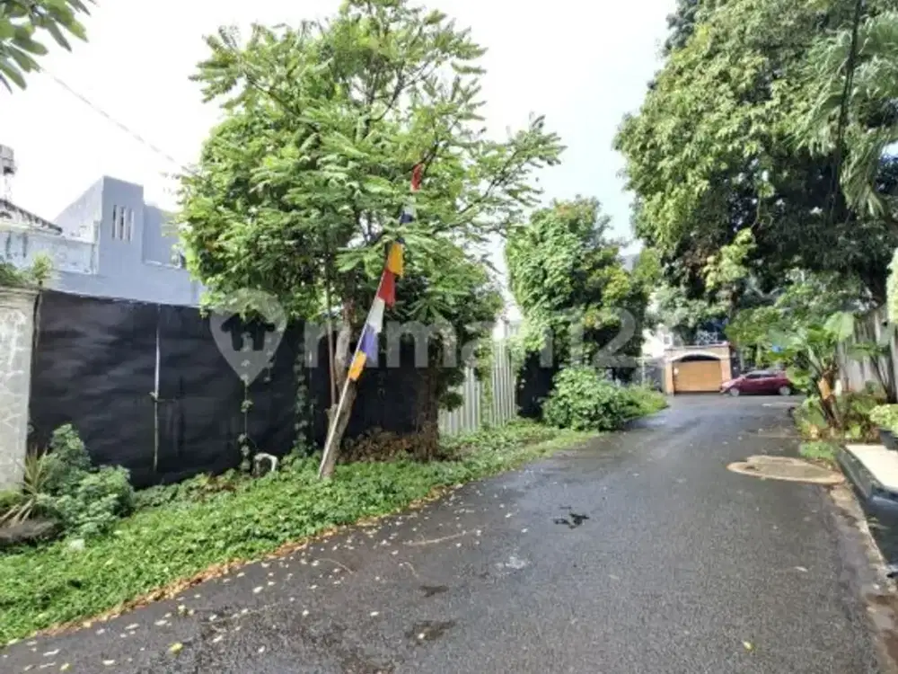 Kavling Dijual Investasi Menarik Lokasi Premium SHM Posisi Hoek di Pondok Indah