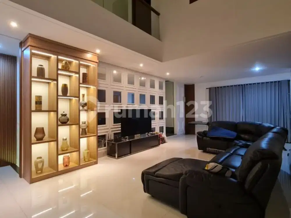 Rumah Asri SHM 2 Lantai Bagus ada kelebihan tanah dekat Tol di Delatinos BSD