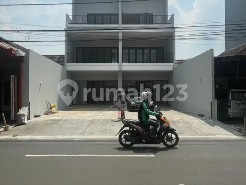 Ruko pinggir jalan raya baru bangun mandiri SHM Baru luas 125 m di Rawa buntu utara BSD