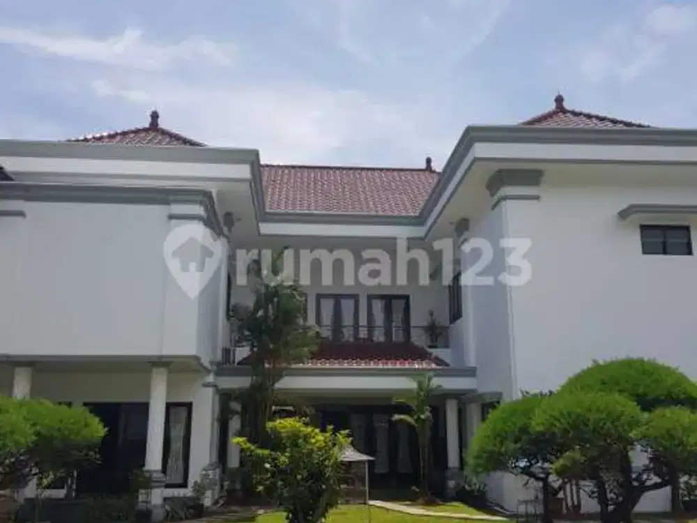 Rumah Mewah Asri Lokasi Premium Strategis di BSD