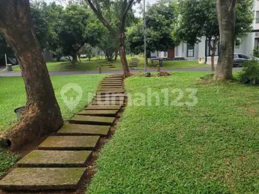 Kavling Foresta Hoek Taman Hadap Utara Barat Lokasi Premium di Bsd