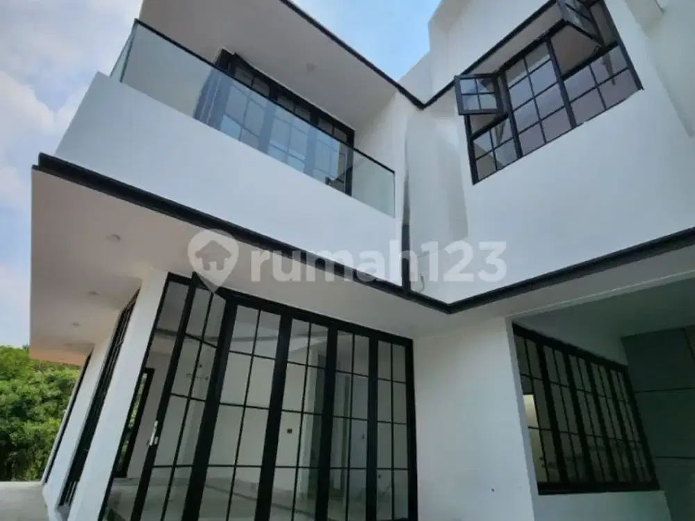 Rumah baru mewah lokasi favorit 3,5 lantai di The Casvia BSD