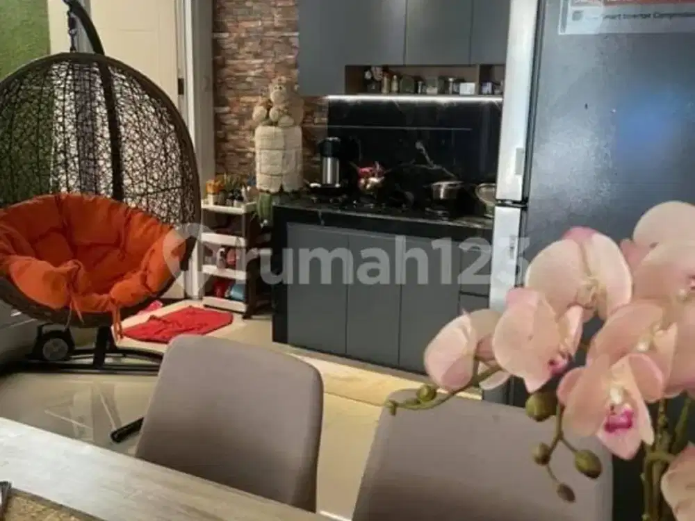Rumah Dijual Tidak Hadap Tetangga Parkir Luas Akses Mudah Kemana Mana Lokasi Milano Village di Gading Serpong