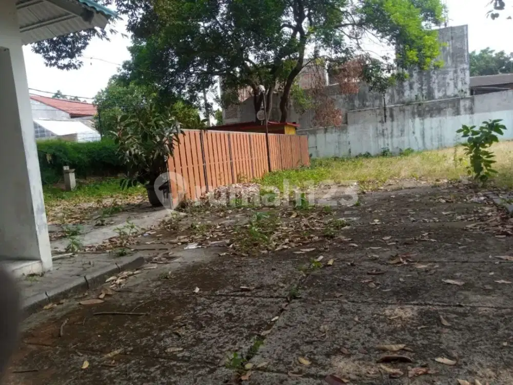 Tanah Komersial pinggir Jalan Raya Deplu Jakarta Selatan