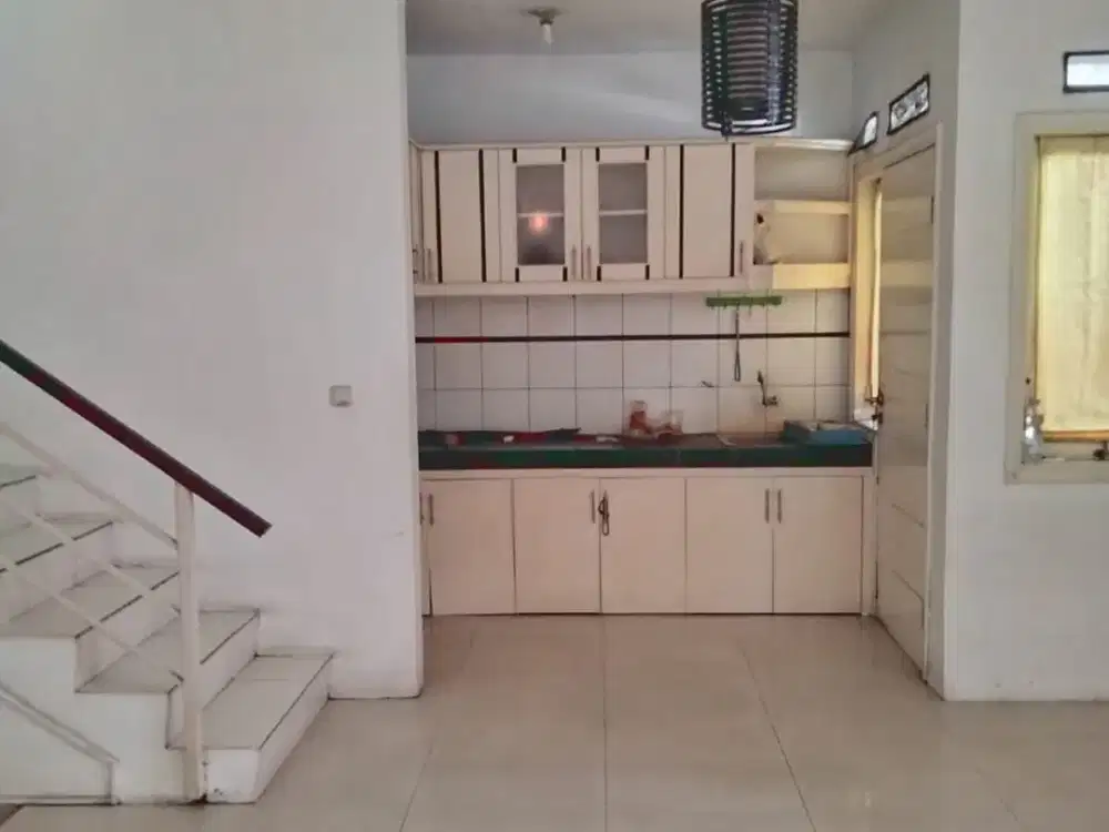 DIJUAL ATAU DISEWA RUMAH 2 LANTAI SEMI FURNISH DI MARGAHAYU SOEKARNO HATTA DEKAT MALL TENTH AVENUE, METRO INDAH MALL, SUMMARECON MALL