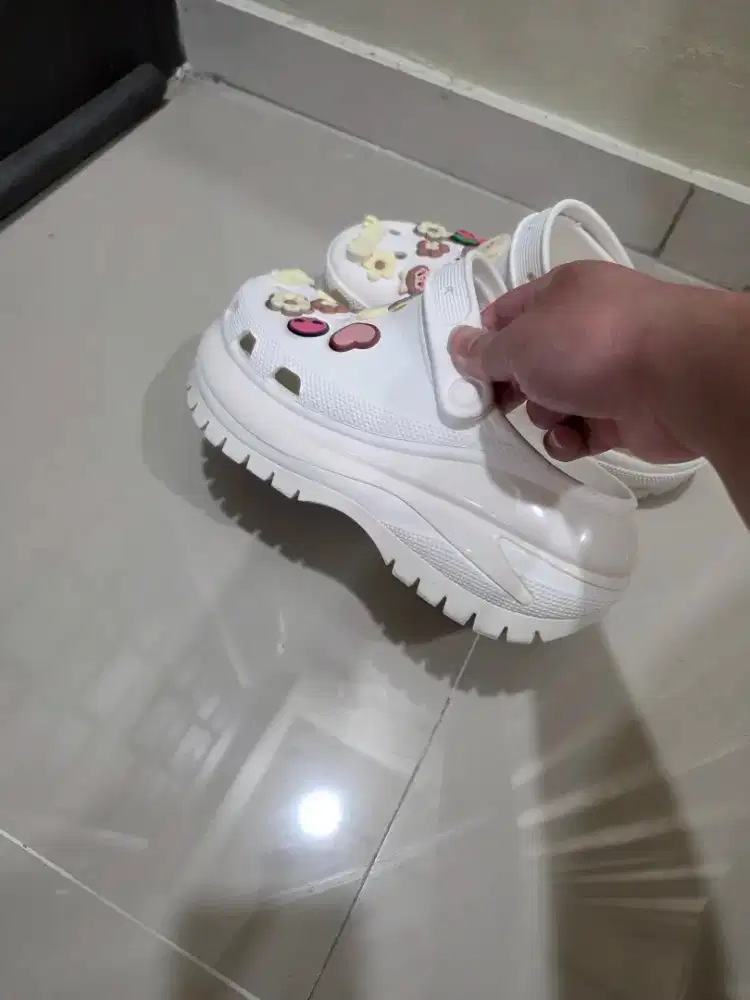 Sandal Crocs Wanita
