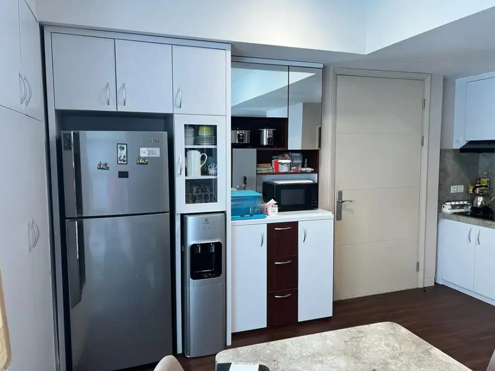 Jual / Sewa Apartemen Lariz  Swimming pool and city view